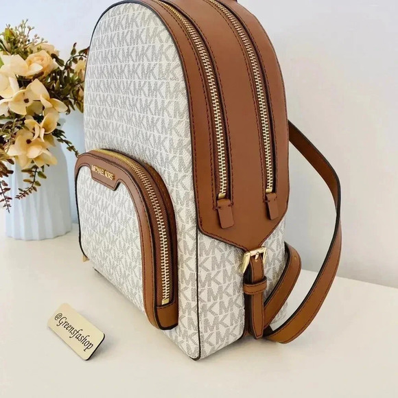 NWT Michael Kors Jaycee Medium Zip Pocket Backpack Vanilla - Picture 3 of 10